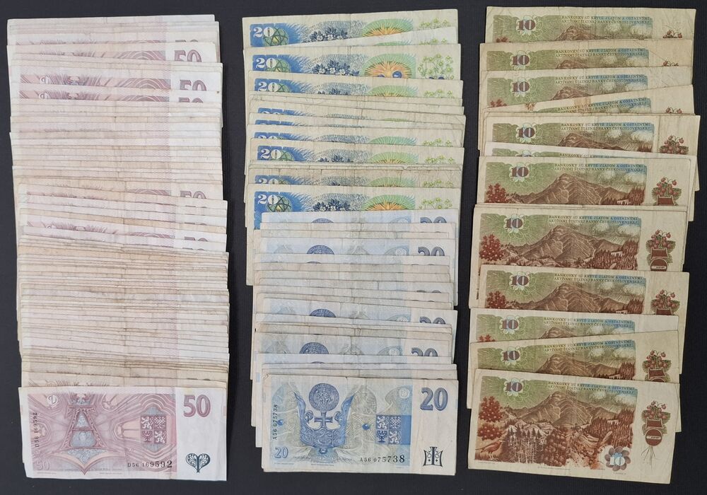 Czechia and Czechoslovakia - Group of 118 notes of 10, 20 and 50 Korun 1986-1997